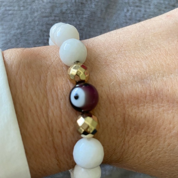 Women’s evil eye gemstone bracelet. One size - Picture 2 of 3